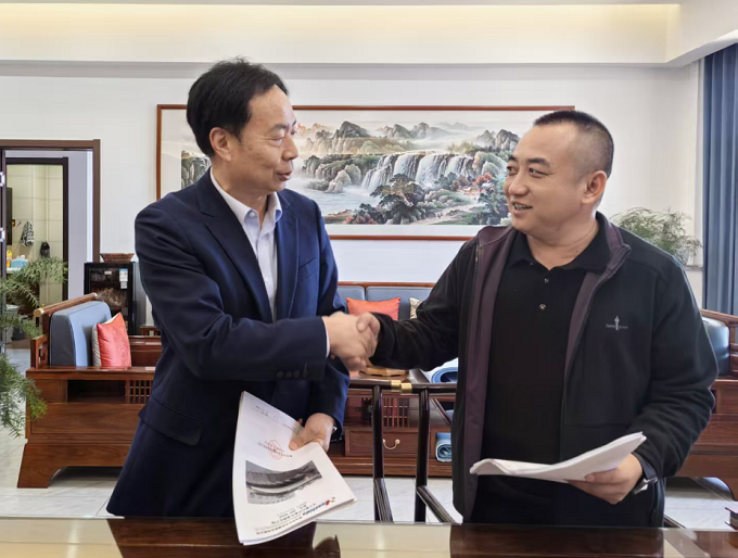 恒瑞凯刘总告诉华仕达黄总给我来一台高速的内外环氧外3PE防腐生产线